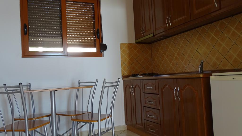 Residence Jazoj Вльора Екстер'єр фото