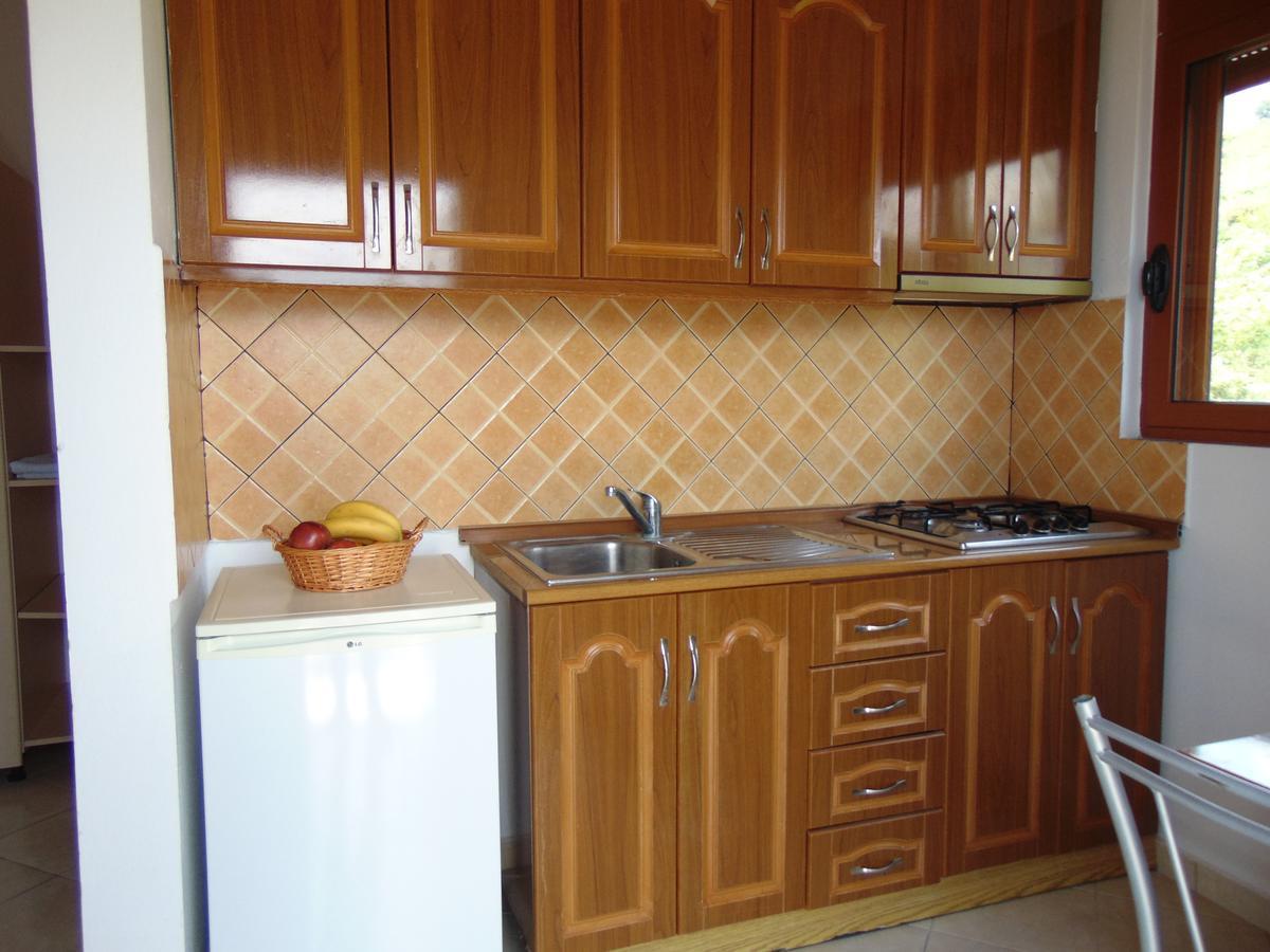 Residence Jazoj Вльора Екстер'єр фото