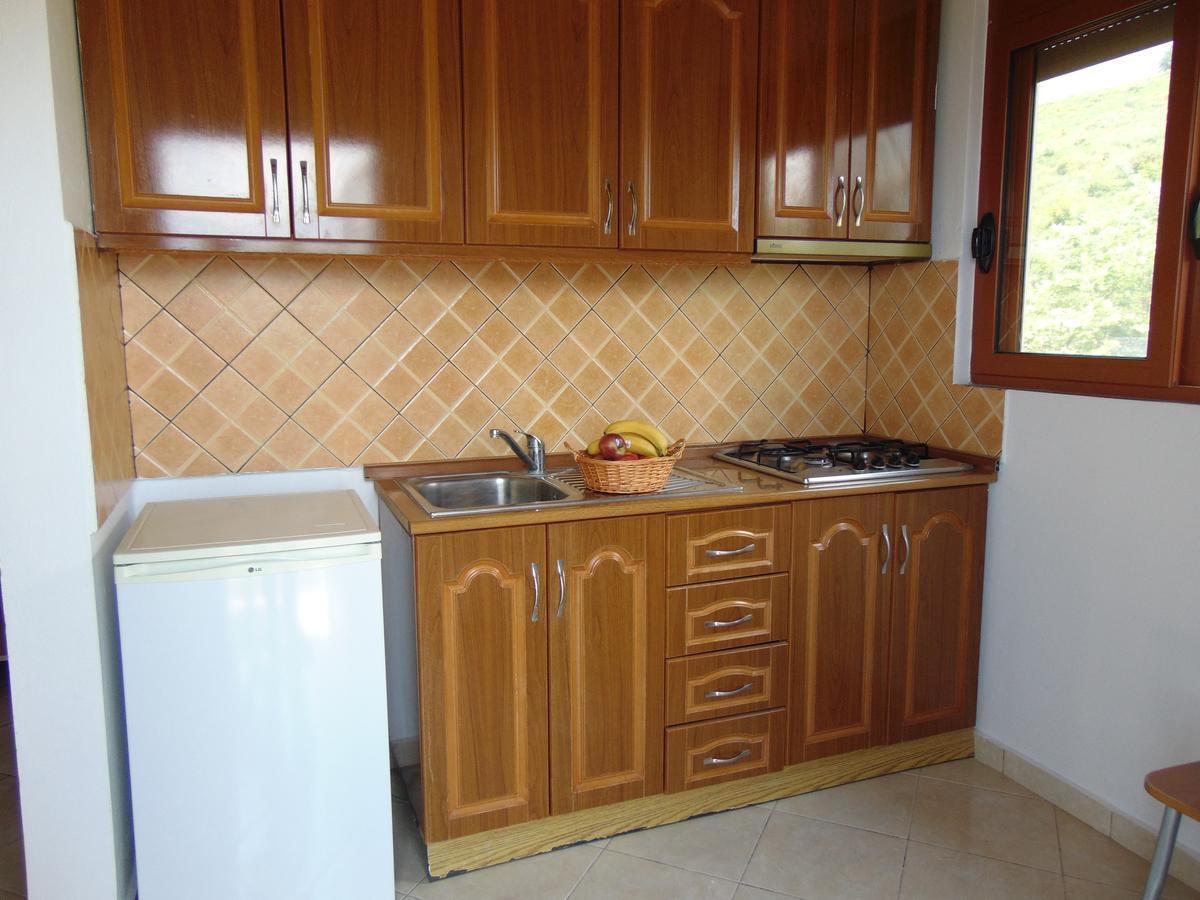 Residence Jazoj Вльора Екстер'єр фото